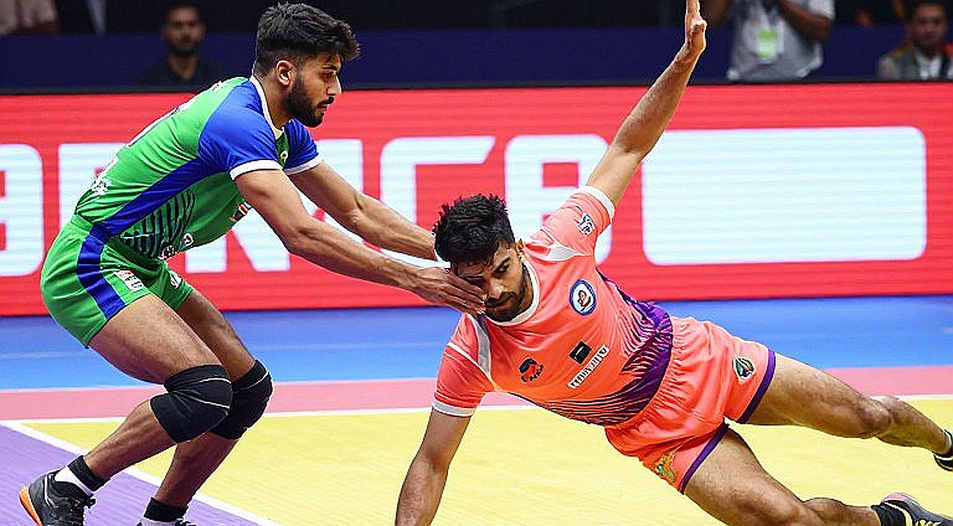 পাওয়ান সেহরাওয়াত বেঞ্চে, আর কাবাডির তারা-ফিল্টার